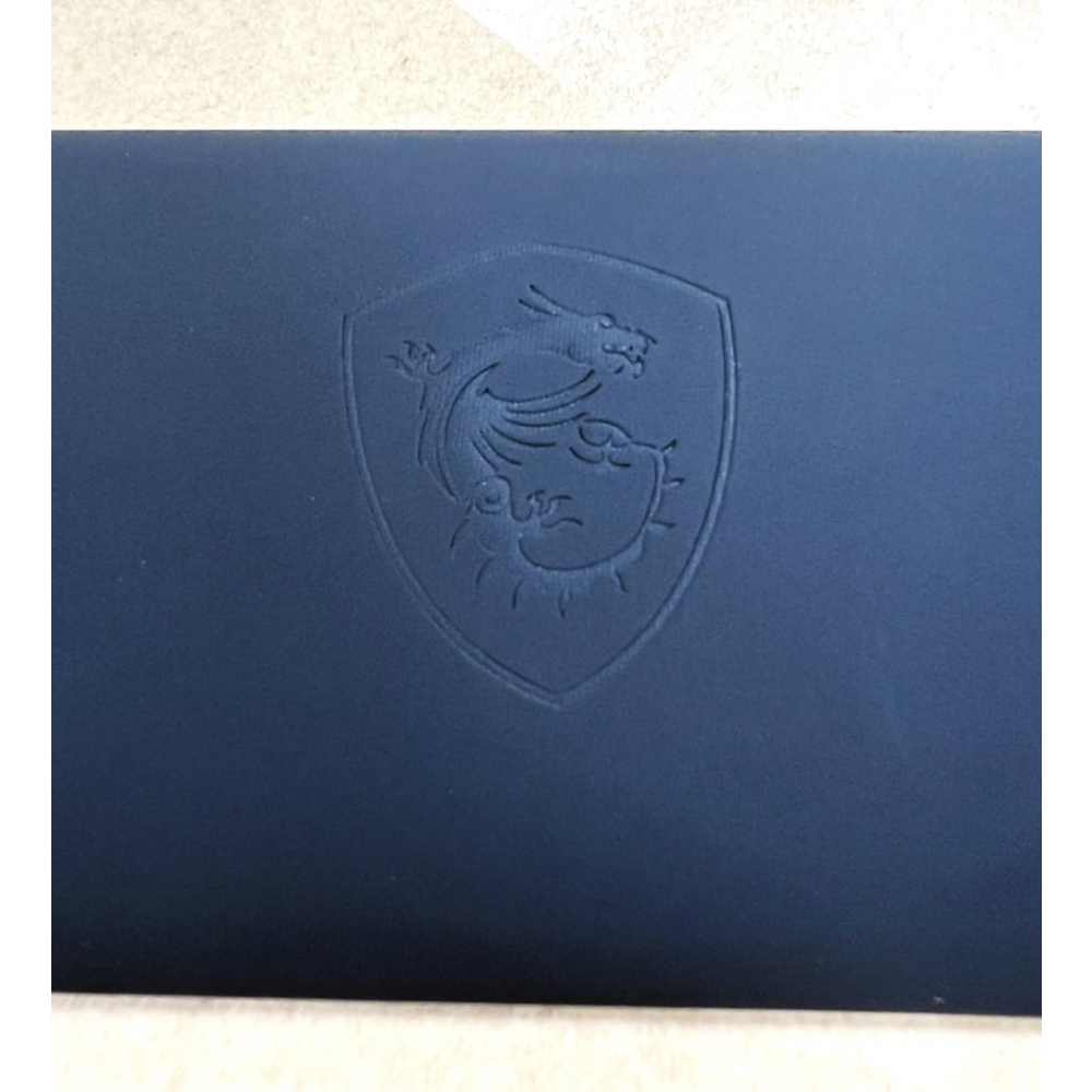 皮革燙印_2.png 工藝說明:
人工合成PU皮
厚度0.4~0.7
銅板模具熱壓燙印工藝